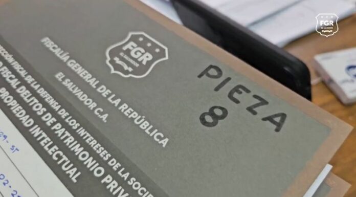 La Fiscalía General de la República (FGR) presentó el requerimiento contra cuatro personas, acusadas por el delito de estafa.