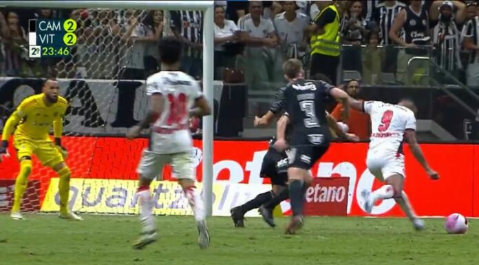 En uno de los encuentros más interesantes de la jornada en el fútbol de Brasil, Alerrandro consiguió un gran gol contra Mineiro.