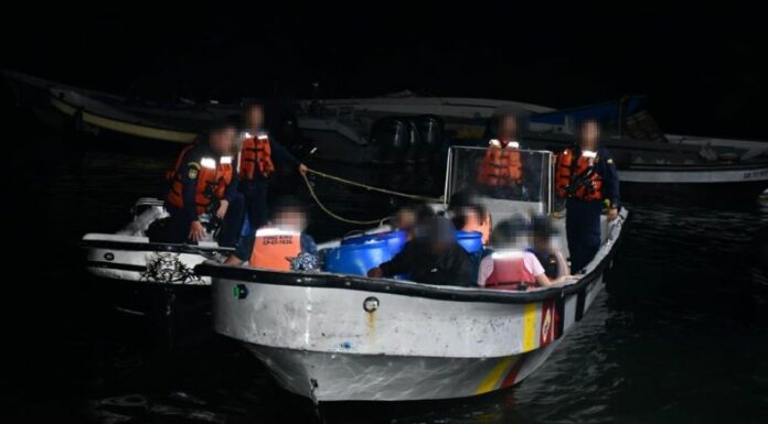 En el grupo de migrantes rescatados se encontraba cuatro menores de edad, entre ellos un bebé de apenas cuatro meses.