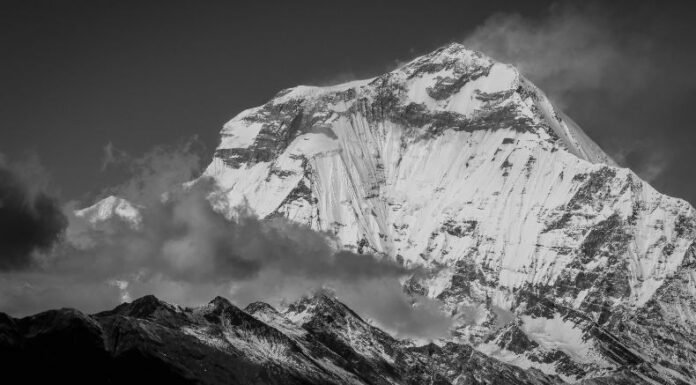 Dhaulagiri, es la séptima montaña más alta del mundo