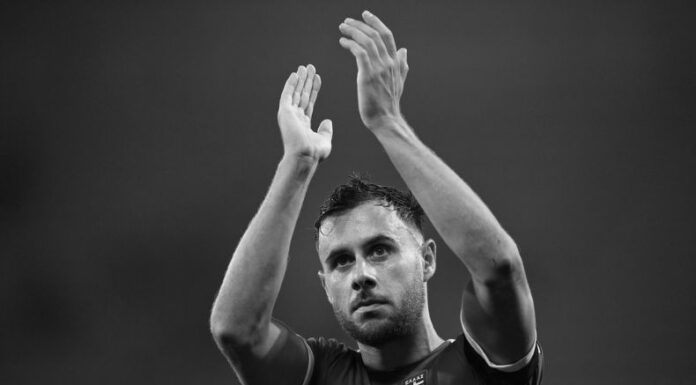 Con 31 años, George Baldock fue encontrado muerto en la piscina de su residencia. Se desconocen las causas.