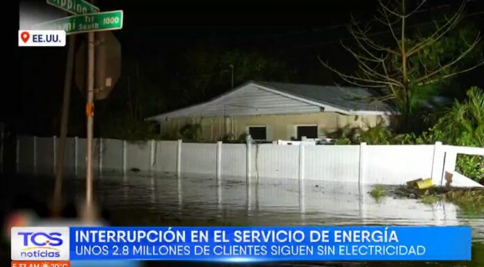 Se prevé que Milton ahora avance hacia el océano Atlántico. Los aeropuertos de Tampa y Sarasota cerraron hasta nuevo aviso.