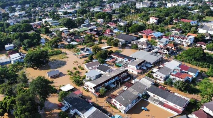 Las inundaciones en Tailandia han afectado a más de 34 mil familias. Los sistemas de emergencia trabajan para la evacuación y limpieza.