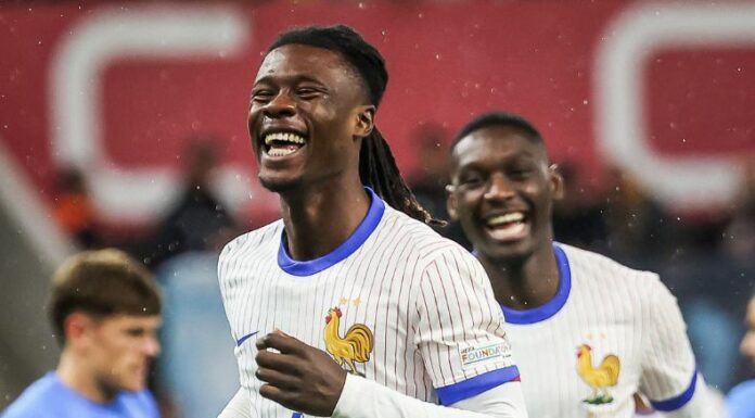 En uno de los encuentros de la Nations League de la UEFA, Francia consiguió empatar el encuentro con un gol de Camavinga en complicidad con el portero rival.