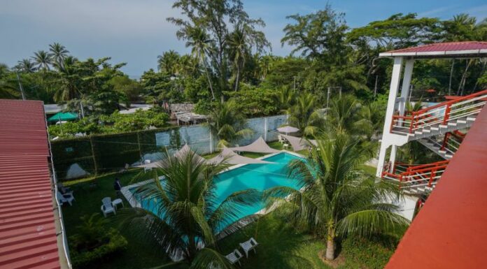 En San Luis Talpa, la FGR incautó un hotel que servía de alojamiento de personas que eran movilizadas por una red de trata de personas.