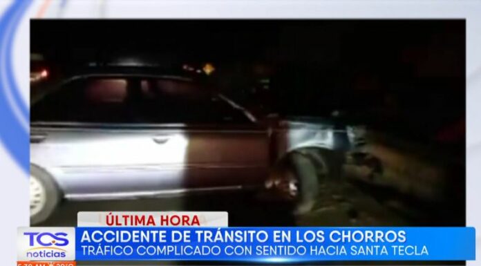 Fuerte carga vehicular se registra en la carretera Panamericana, en un tramo de Los Chorros, con dirección a Santa Tecla.