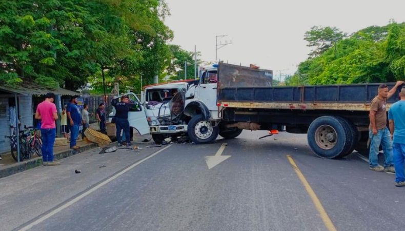 La Policía informó sobre una persona fallecida tras un fuerte accidente de tránsito registrado en la carretera Troncal del Norte.