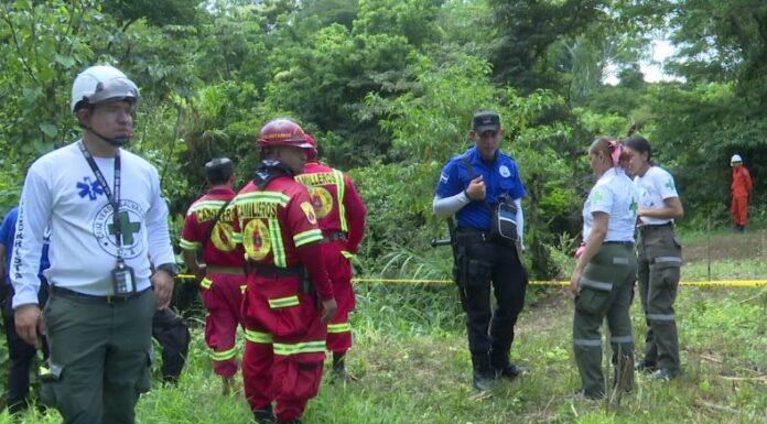Varias instituciones de primera respuesta recuperaron el cuerpo de una joven de 33 años que fue arrastrada por una corriente por las lluvias.