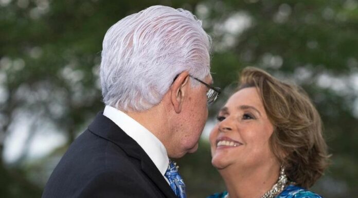 El expresentador de televisión, Willie Maldonado, recuerda con mucho amor a su fallecida esposa, Magdalena.