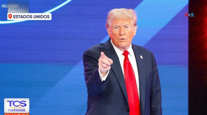 Donald Trump en una asamblea transmitida por un medio de comunicación no respondió directamente a muchas preguntas de los latinos.