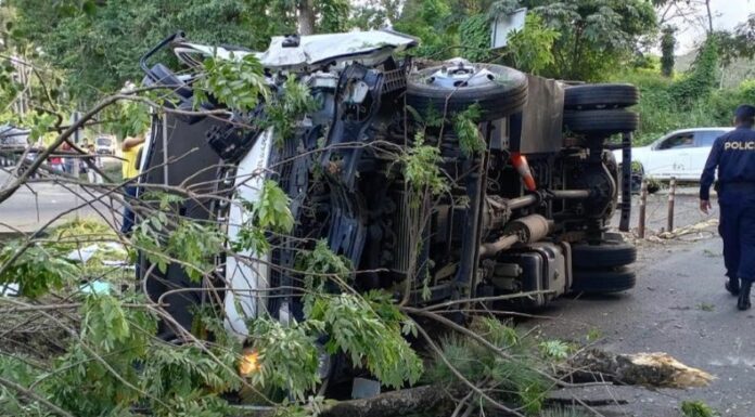La Policía Nacional Civil (PNC) reportó un accidente de tránsito en Santa Ana, el cual dejó a tres personas lesionadas.