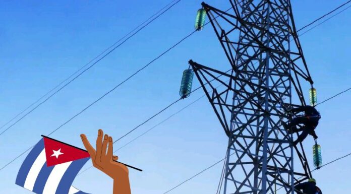Cuba se ha quedado sin electricidad, luego de que el Gobierno decidiera parar laborales en instituciones estatales no indispensables.