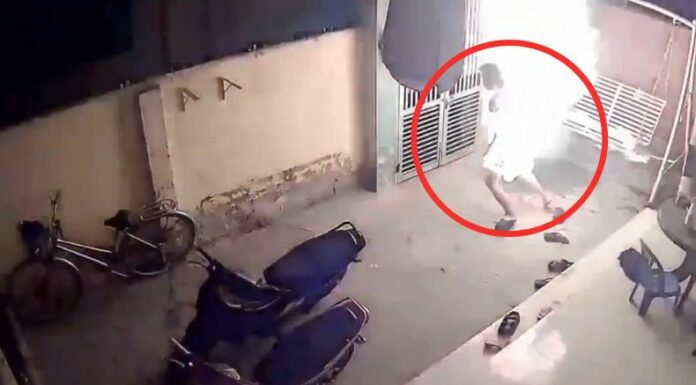 Un aterrado momento fue el que vivió una mujer tras ser rociada con gasolina por su propio marido en Binh Thuan, Vietnam.