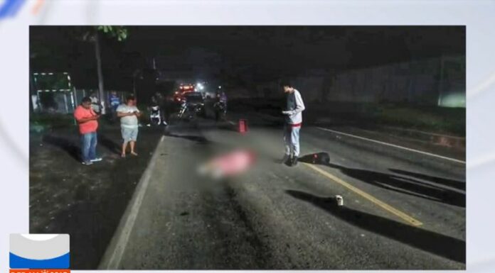 De acuerdo con el reporte de la PNC el accidente se debió a la invasión de carril. Además. la víctima no portaba casco.