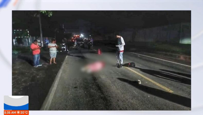 De acuerdo con el reporte de la PNC el accidente se debió a la invasión de carril. Además. la víctima no portaba casco.