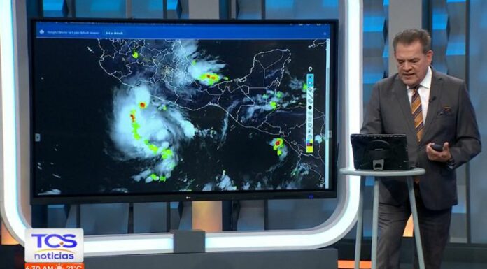 De acuerdo con Moisés Urbina, la tormenta ‘Nadine’ gana fuerza en el Atlántico y podría convertirse en huracán.