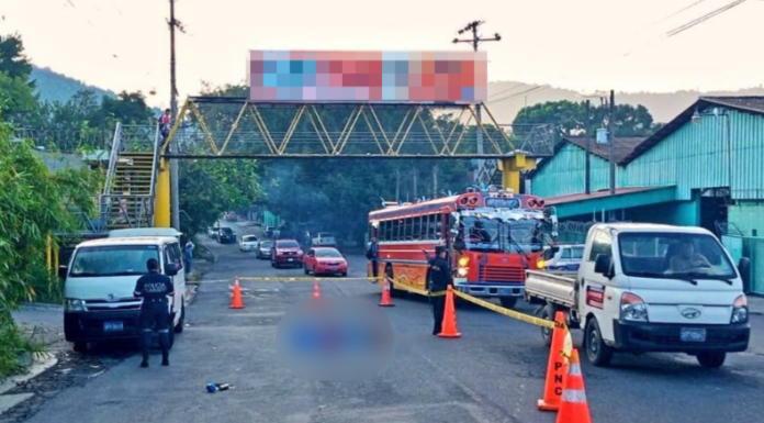 Una mujer de la tercera edad murió tras ser atropellada en el sector del kilómetro 3½ de la calle vieja a San Marcos.