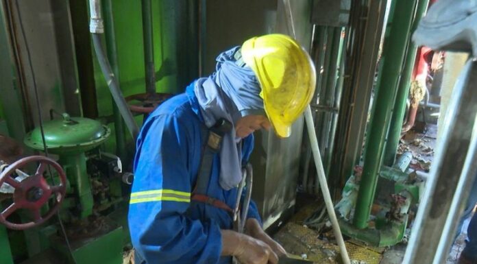 El gobierno de Cuba informó que continúan con el restablecimiento de electricidad en algunas zonas de la capital del país.