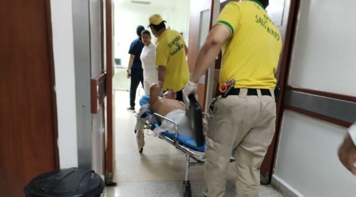 Comandos de Salvamento trasladó a un centro asistencial a un hombre por resultar con quemaduras tras la explosión de un cilindro de gas.