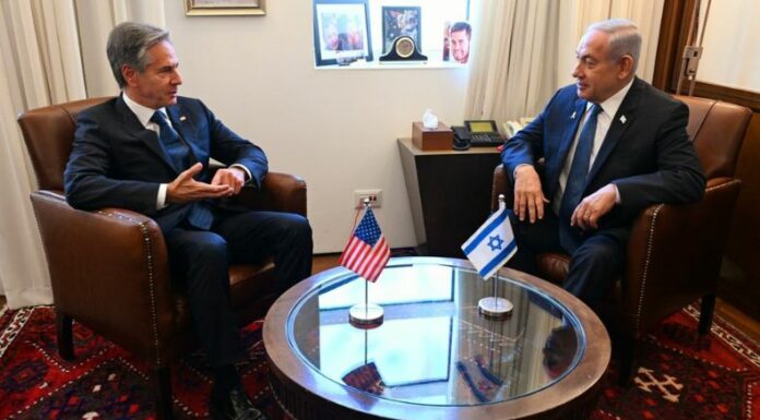 El secretario de Estado de Estados Unidos, Antony Blinken, ha comenzado a reunirse con funcionarios israelíes.