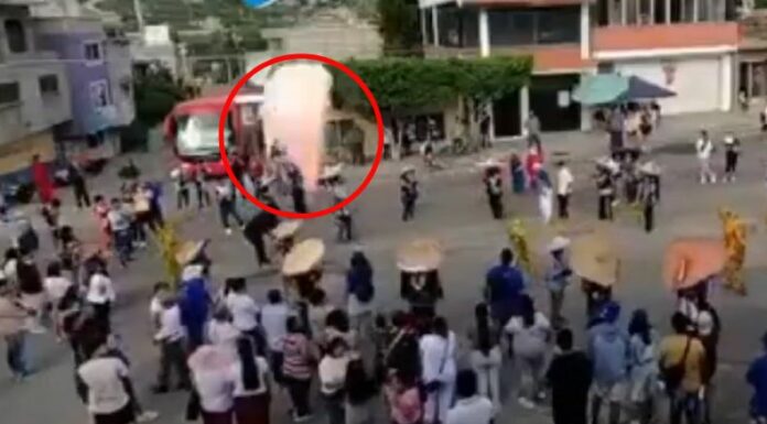 Una explosión de un cohete en medio de una fiesta patronal en honor a San Rafael Arcángel dejó varios heridos en México.