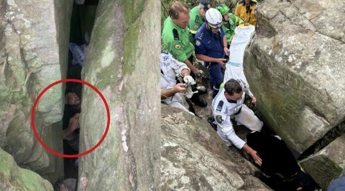 Una mujer que intentó recuperar su teléfono perdido entre bloques de piedra en el Valle de Hunter, Australia, quedó atrapada boca abajo.