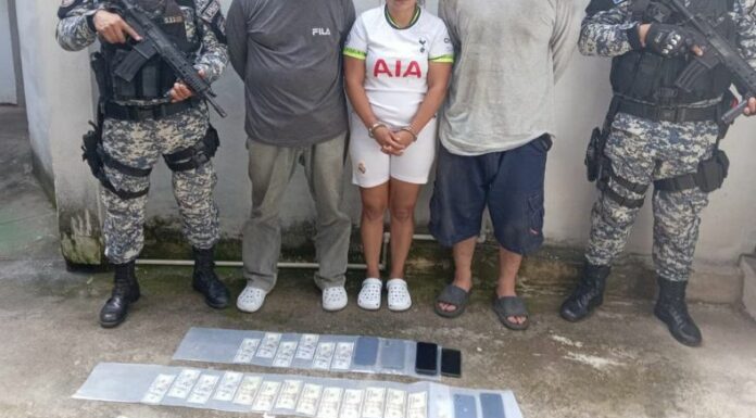 La Policía Nacional Civil (PNC) capturó a una supuesta banda que delinquía en Ilobasco, del departamento de Cabañas.