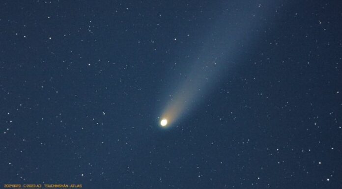 Durante el paso del cometa Atlas por El Salvador, se compartieron imágenes maravillosas que deslumbraron el cielo.