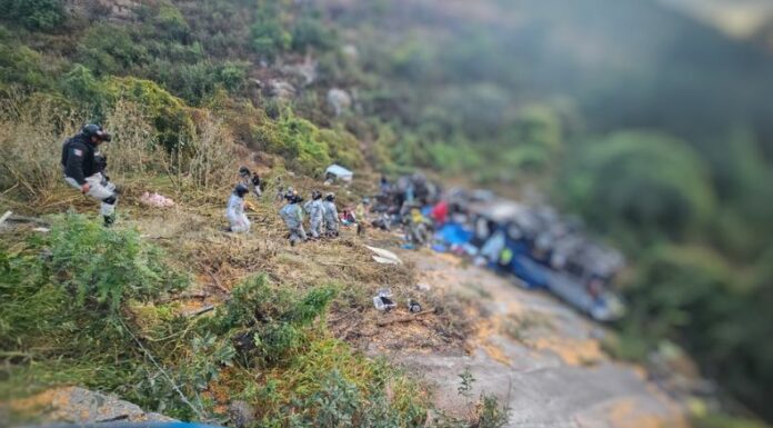 Más de 20 personas muertas y varias heridas resultaron en un mortal accidente de tránsito en la autopista Zacatecas – Aguascalientes.