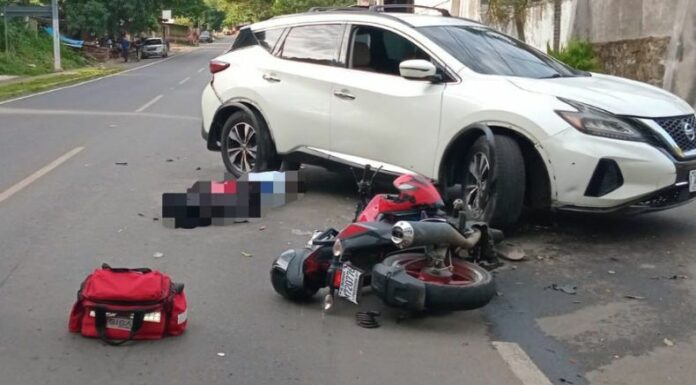 Un motociclista murió en un trágico accidente de tránsito registrado en el km. 72 de la carretera que conduce de Sonsonate hacia Salcoatitán.