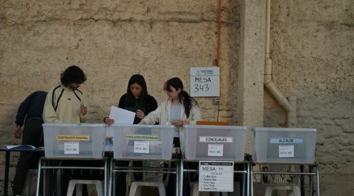 La segunda jornada de las elecciones municipales y regionales en Chile, finalizaron este domingo por la tarde.