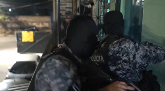 La Fiscalía giró órdenes de captura contra varios sujetos que supuestamente pertenecen a una red que compartía pornografía infantil.