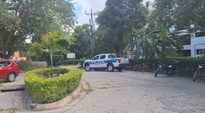 Dos mujeres agredidas con arma blanca en el interior de la UES, el atacante se presume que es 