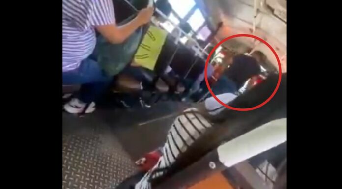 Las autoridades detallaron que la disputa se debió por los pasajeros ya que ambos trabajan como transportistas de la ruta 21.