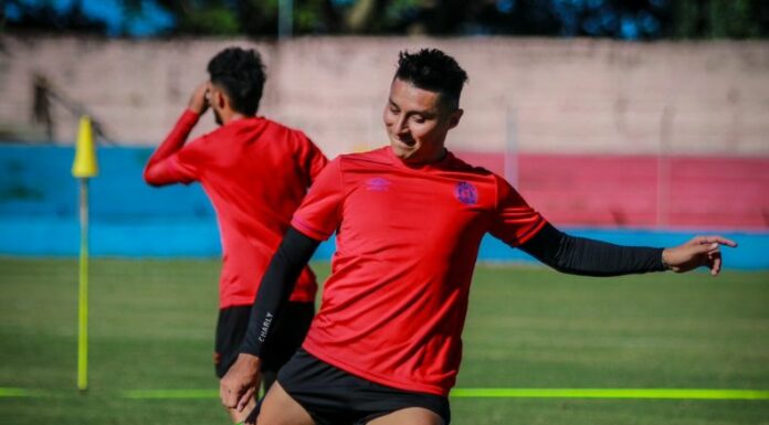 El seleccionado nacional, Bryan Tamacas, podría regresar a las canchas con la camiseta de los tigrillos este día ante Platense.
