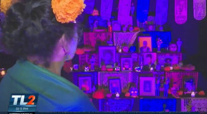 La Embajada de México en El Salvador celebra el Día de Los Muertos. Una fecha en que se cree que los familiares vienen de visita.