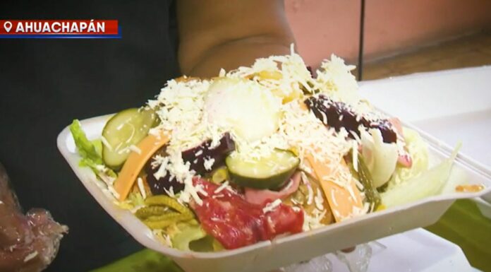 El fiambre es una mezcla de carnes, embutidos, vegetales, quesos y encurtidos, todos ellos finamente picados y aderezados con una vinagreta.