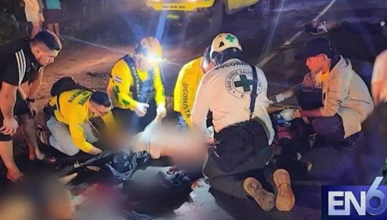 Esta madrugada, tres personas que iban abordo de una motocicleta perdieron la vida tras accidentarse en el distrito de San Juan Opico.