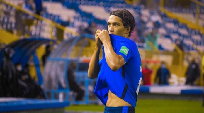 El seleccionado nacional, Enrico Dueñas, frenó su actividad por una grave lesión de rodilla sufrida en abril.