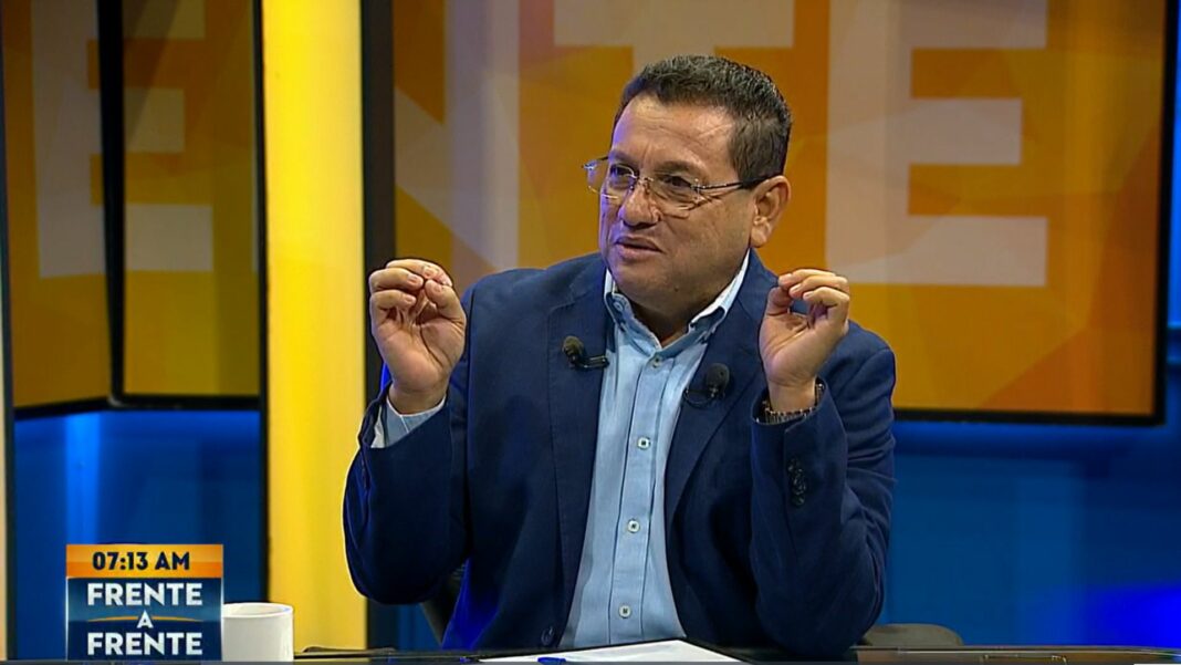 El titular del Ministerio de Trabajo, Rolando Castro, abogó que entregará seis peticiones de sindicalistas a Nayib Bukele.