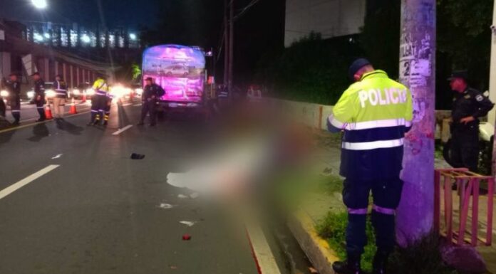 La Policía Nacional Civil (PNC) reportó un motociclista fallecido en la 25 avenida norte y Alameda Juan Pablo II, San Salvador.