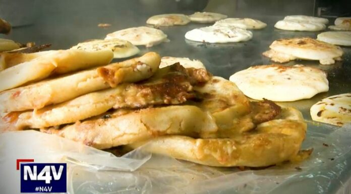 Cada segundo domingo de noviembre, en Olocuilta se desarrolla la pupusa más grande, por el Día Nacional de la pupusa.