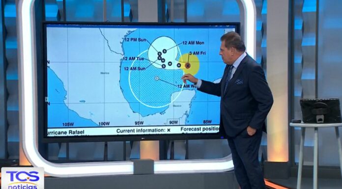 Rafael después de pasar por Cuba, empezó a debilitarse y se mueve hacia aguas abiertas en el Golfo de México.