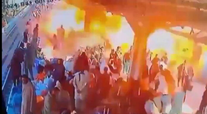 El atentado ha sido reivindicado por el Ejército de Liberación de Baluchistán, y pone en evidencia la fragilidad de la seguridad en esa región.