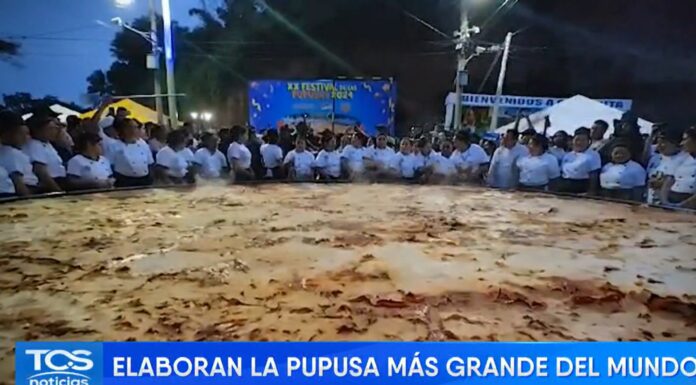 El Salvador celebró un año más el Día Nacional de la Pupusa y en Olocuilta buscaron hacer la pupusa más grande del país.