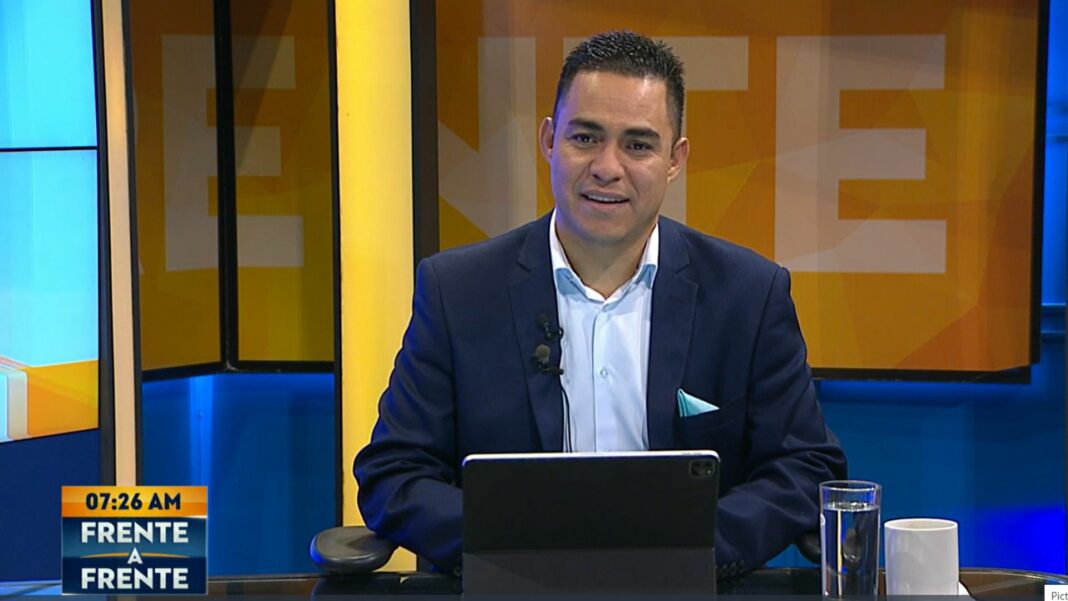 El alcalde de la Libertad Sur, Henry Flores, dio a conocer de las actividades que se llevarán a cabo en Santa Tecla para fin de año.