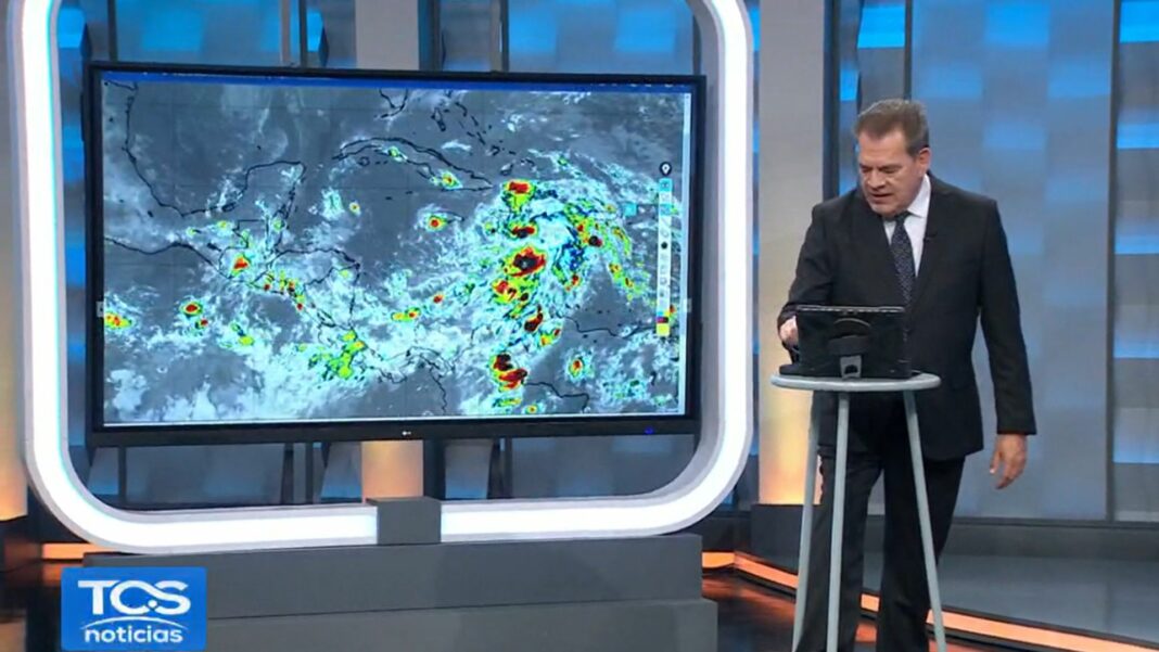 La influencia de una onda tropical generará lluvias a partir de hoy en la zona costera, según explicó Moisés Urbina.