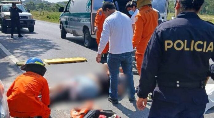 En la carretera Longitudinal del Norte, a la altura de Santa Rita, Chalatenango Centro, se reporta a una motociclista muerta.