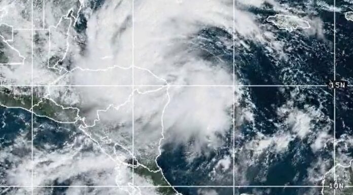 La tormenta tropical Sara se formó en el mar Caribe y podría causar inundaciones repentinas y deslizamientos de tierra mortales.