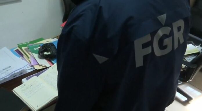 La FGR giró órdenes de captura contra varios sujetos vinculados al tráfico de personas. Entre las detenciones hay empleados públicos.